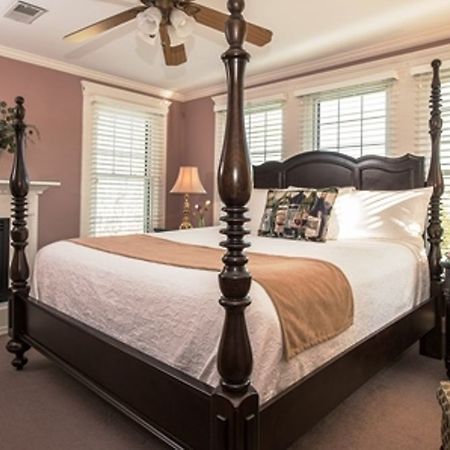 Steeles Tavern Manor Bed & Breakfast Raphine エクステリア 写真