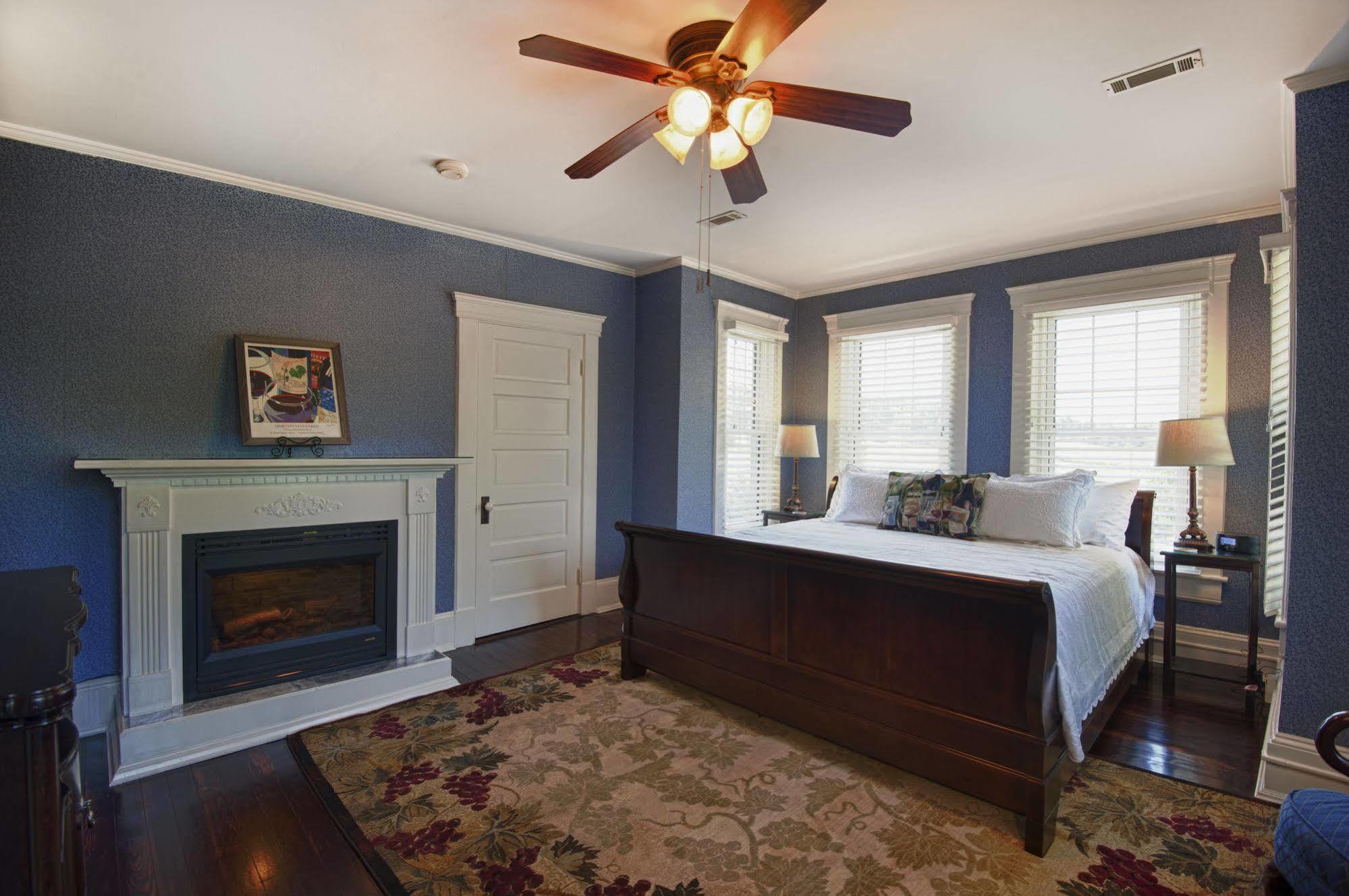 Steeles Tavern Manor Bed & Breakfast Raphine エクステリア 写真